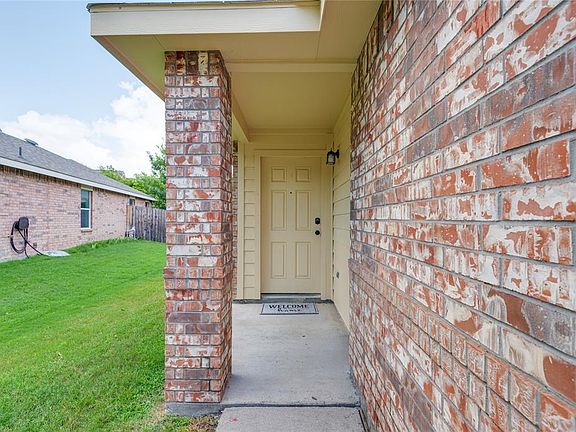 3rd image of 4541 Waterford Dr