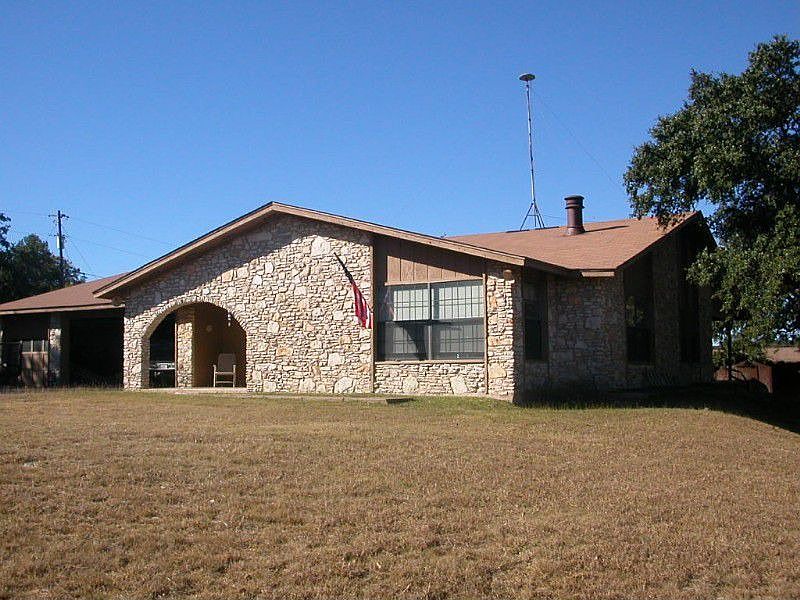 1st image of 390 Caliche Dr