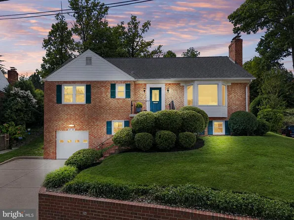 2720 S Grove St, Arlington, VA 22202