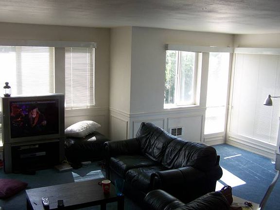 FRONT ROOM