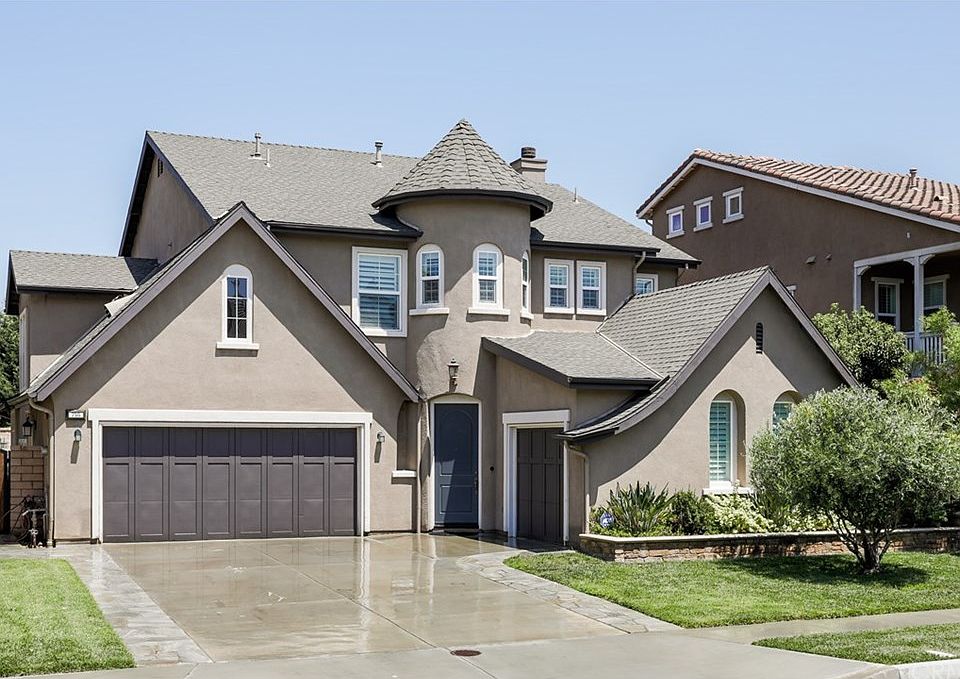 1st image of 755 W Aster Pl