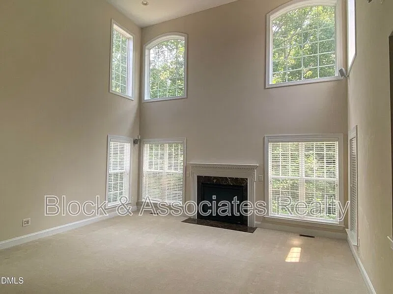 Carrington Estates — Photo 3