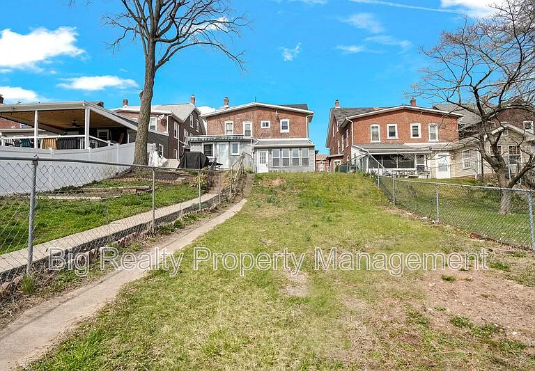228 Bridge St #2 — Photo 37