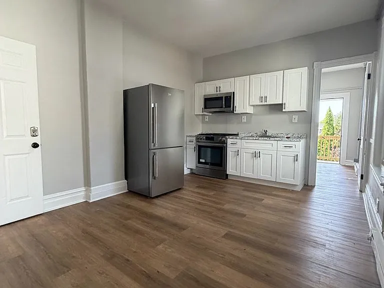 519 W Chew St — Photo 1