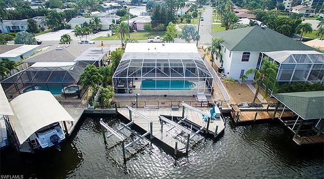 1st image of 113 Albatross St
