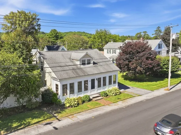 9 Waters St, Millbury, MA 01527