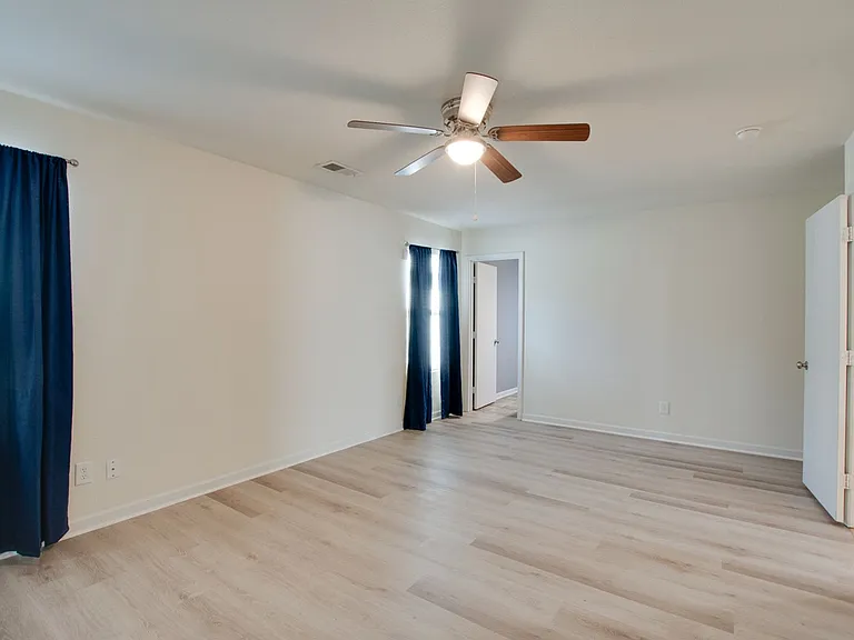 198 Cloverbrook Dr — Photo 9