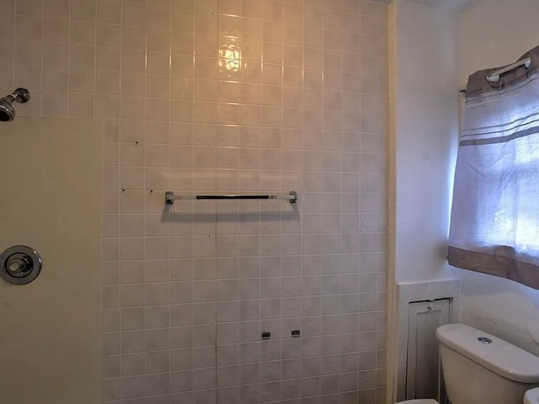 310 N Pine St #5 — Photo 9