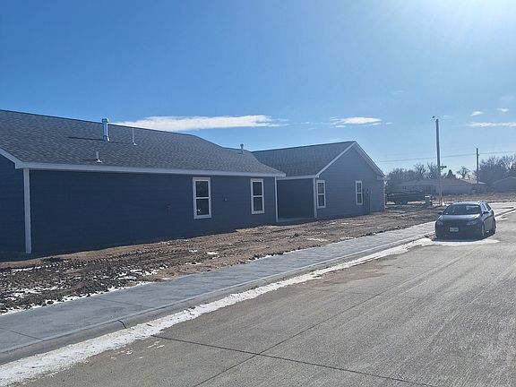 4th image of 4006-4004 Huff Blvd