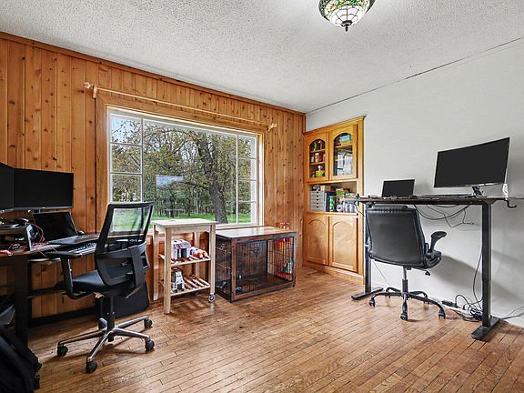 5th image of 17210 McKinley Rd