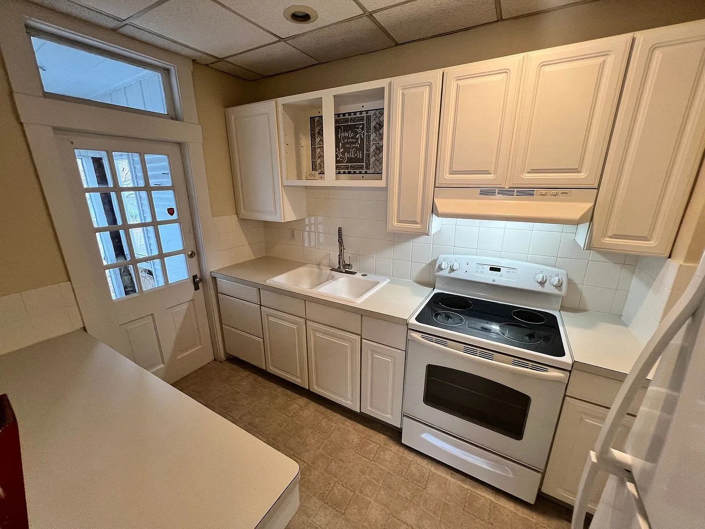 Gorgeous Remodeled 2 Bed, 1 Bath on South Hill! — Photo 1