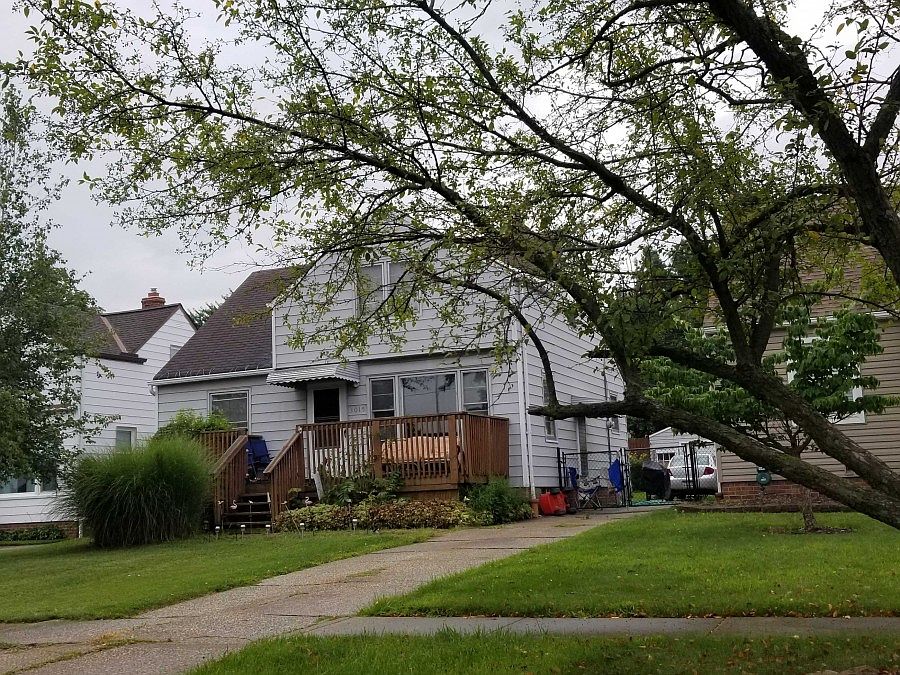 2nd image of 3015 Klusner Ave