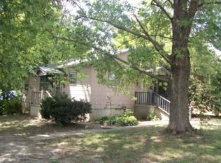 1119 Olson Ave, Marshall, MO 65340