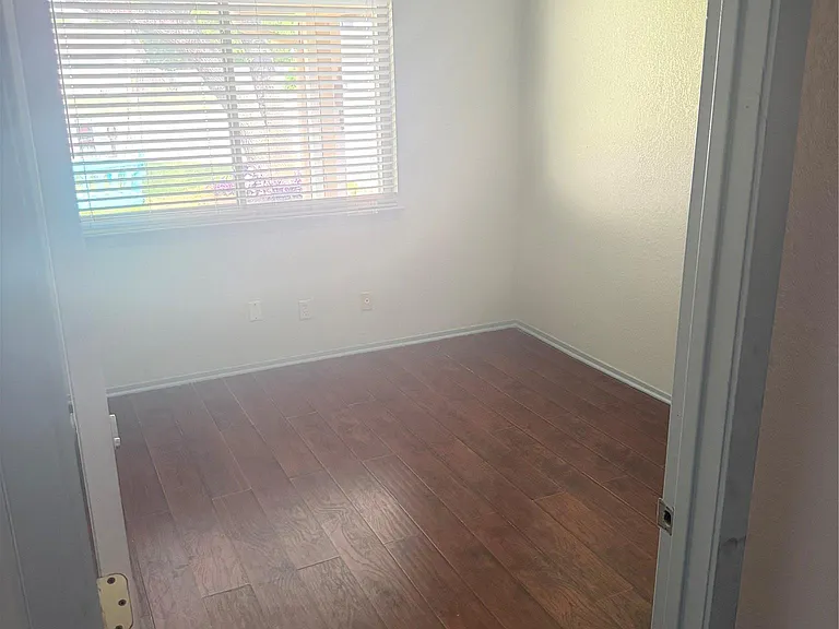7604 Bender Dr — Photo 11