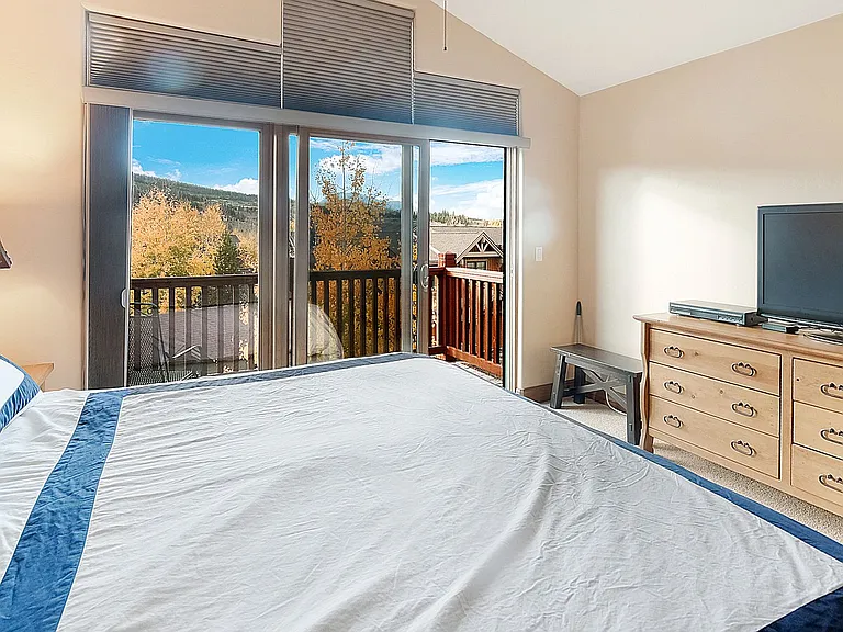 44 Linden Ln — Photo 16