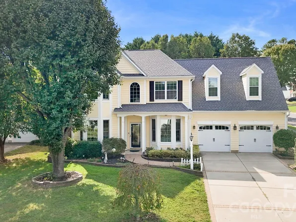 11623 Fox Hill Dr, Charlotte, NC 28269