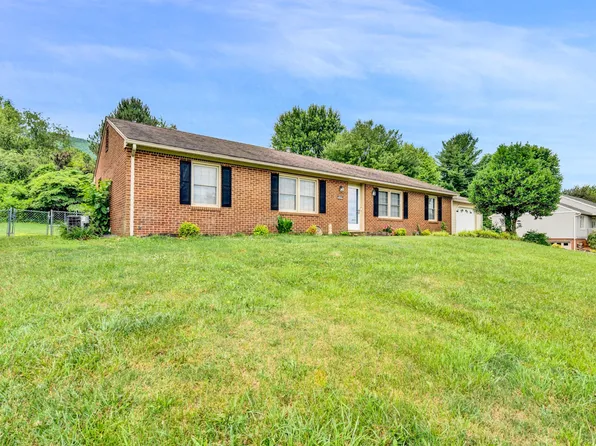 202 Winesap Rd, Roanoke, VA 24019