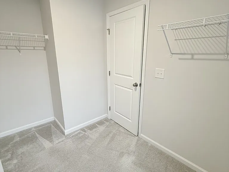 400 El Camino Dr #B — Photo 16