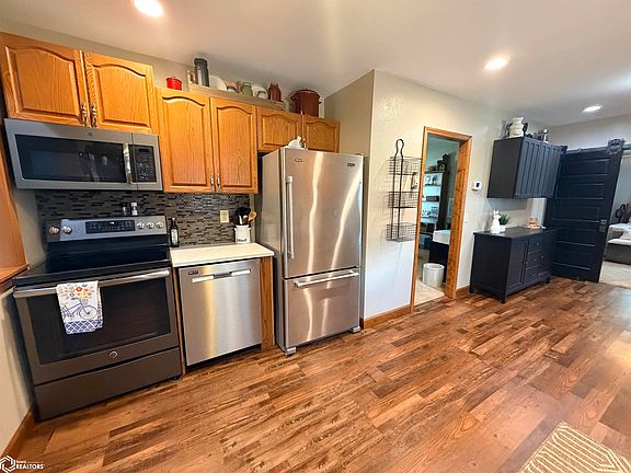 4th image of 1328 170th St
