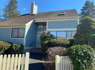 17 E Lyon Farm Dr #17, Greenwich, CT 06831