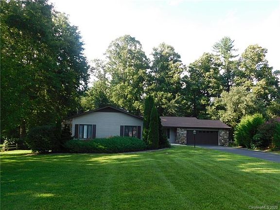 2nd image of 118 Larchmont Dr