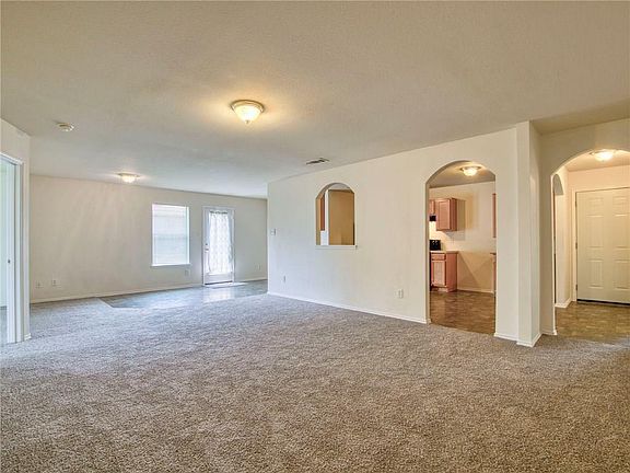 4th image of 1616 Emily Ln
