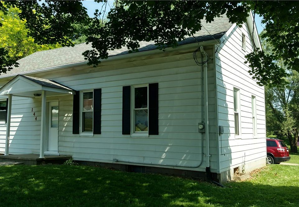 1st image of 144 W Schultz St
