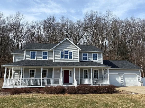 21 Pinegrove Blvd, Russell, PA 16345