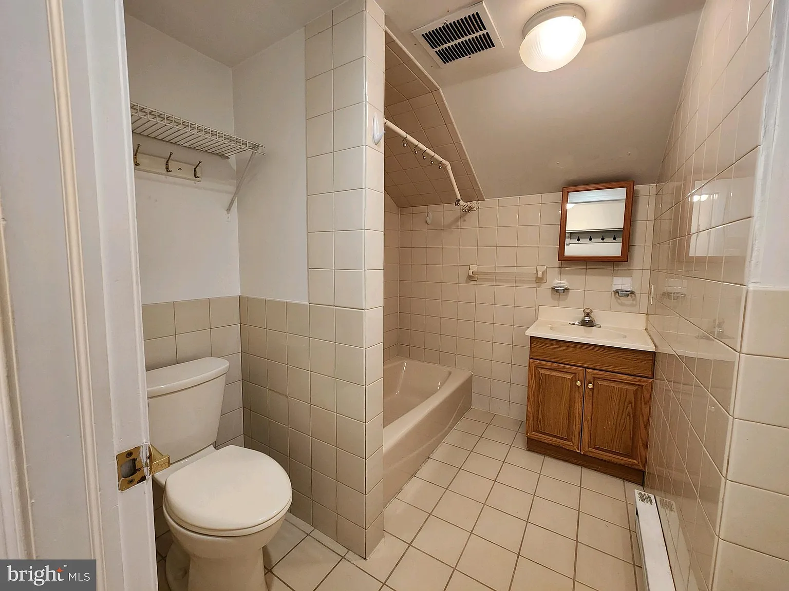 1 bed, 1.0 bath, 800 sqft, $950 — Photo 3