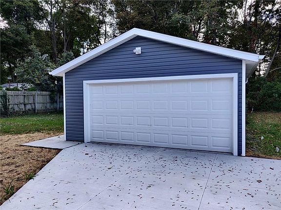 3rd image of 804 Clifton Dr