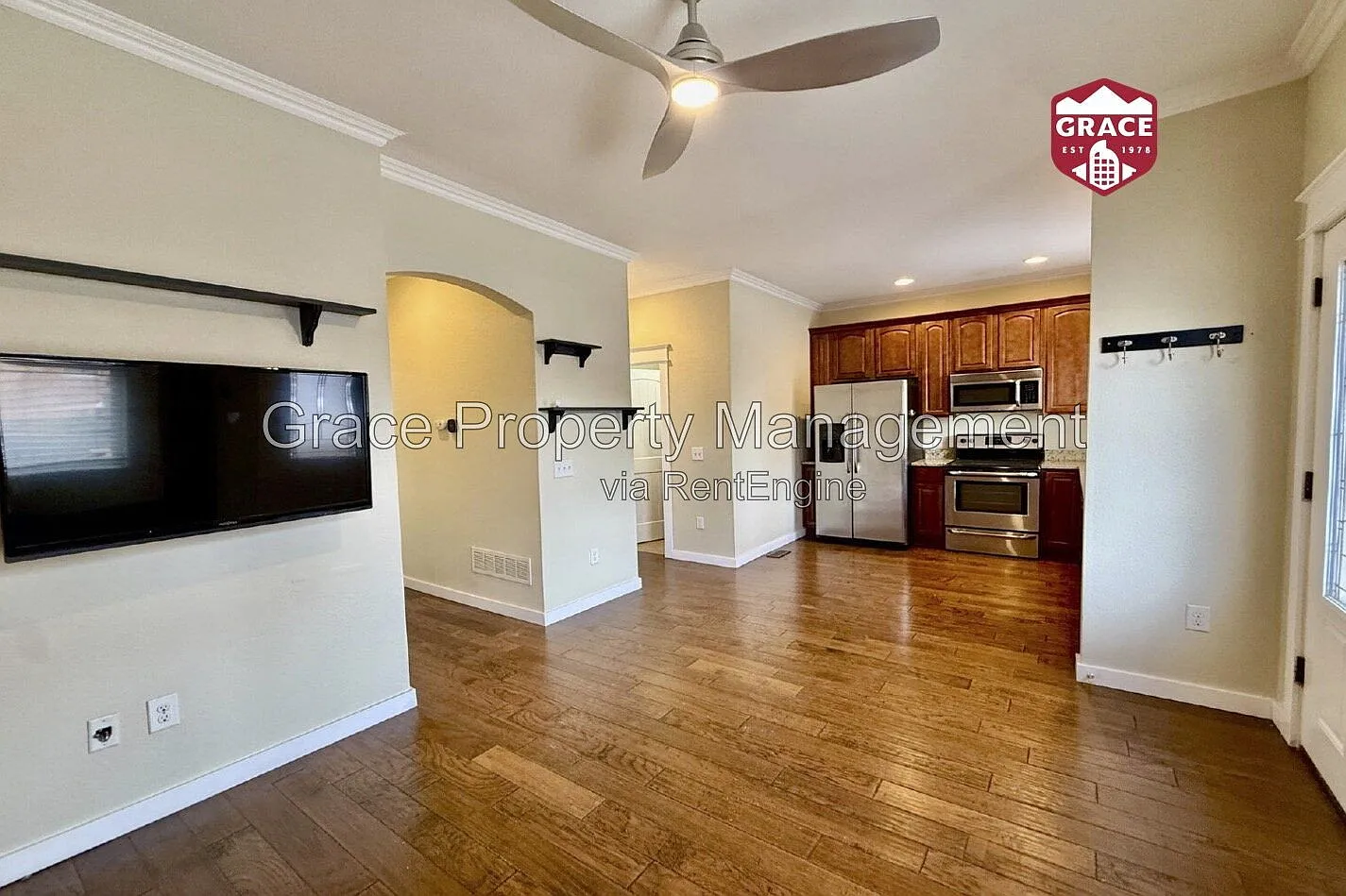 2 bed, 2.0 bath, 942 sqft, $2,695 — Photo 1