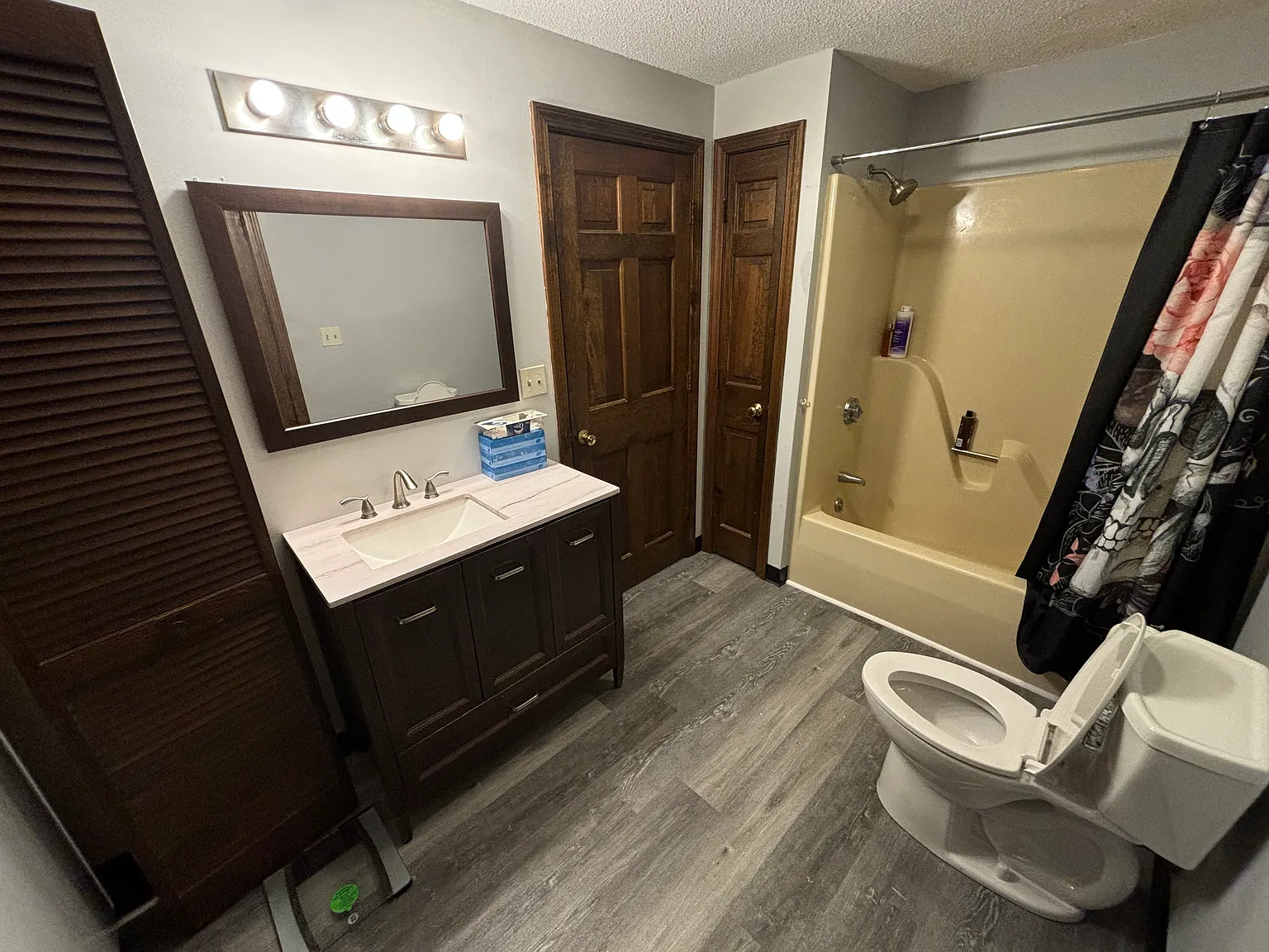 2 bed, 1000 sqft, $1,700 — Photo 3