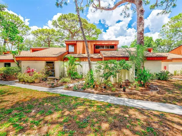 2064 Sunset Point Rd APT 73, Clearwater, FL 33765