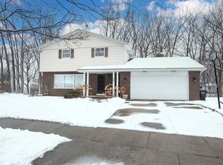 50 Crestview Dr, Appleton, WI 54915
