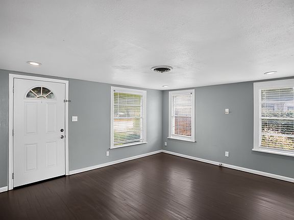 5th image of 2811 Springdale Rd