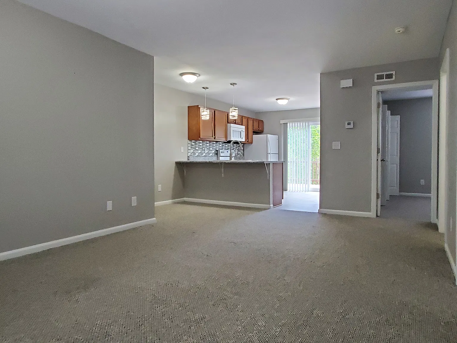 2 bed, 760 sqft, $975 — Photo 3