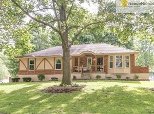 4004 SW 10th St, Blue Springs, MO 64015
