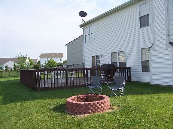 3rd image of 1072 Hazelwood Dr
