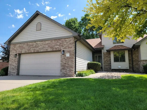 1513 Stagecoach Rd, Grand Island, NE 68801