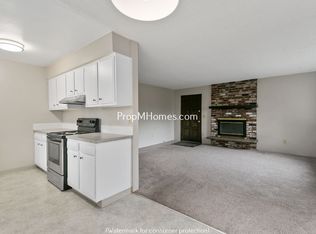 Cozy Two Bedroom Apartment in Oregon City!, Oregon City, OR 97045
