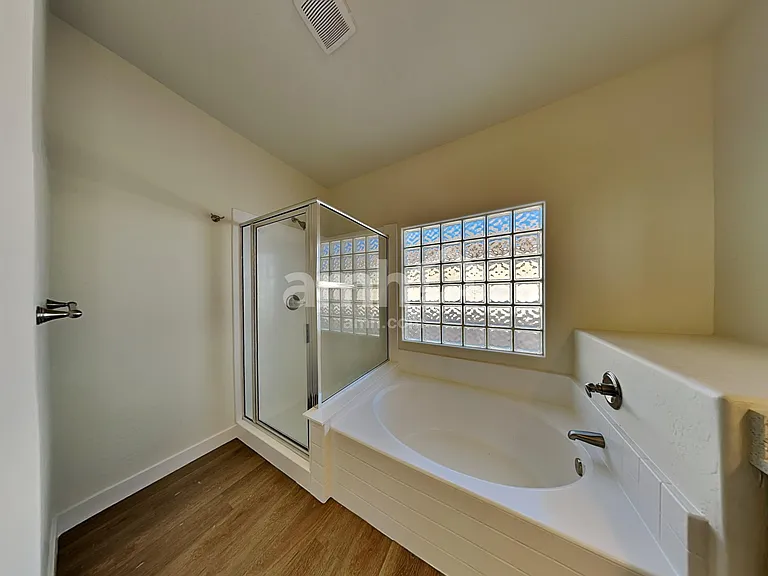 8854 W Northview Ave — Photo 11