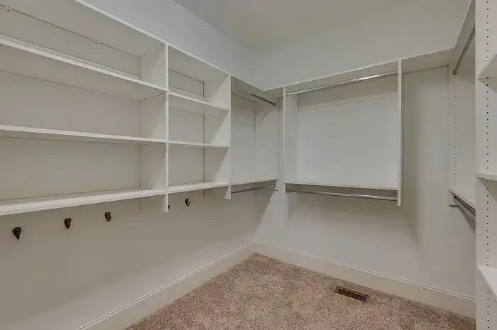 101 Tiffany Ct — Photo 22