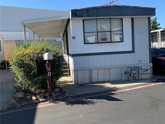 2nd image of 10471 Glenoaks Blvd Space 10