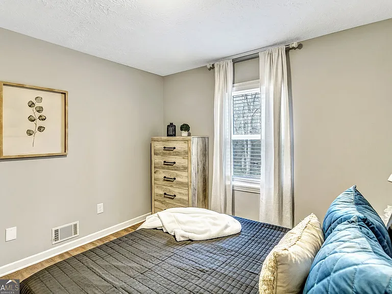 3017 Valley View Dr — Photo 17