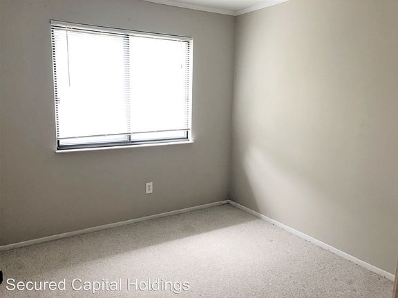 3rd image of 5071 Belle Isle Dr
