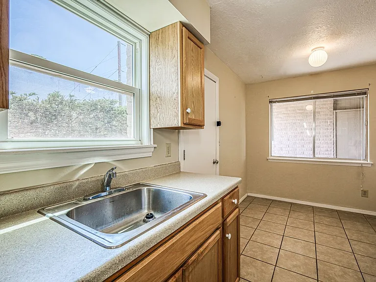 4555 Sun Valley Dr — Photo 28