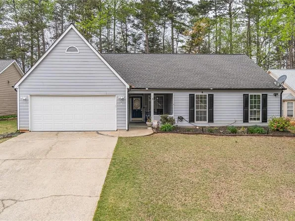 470 Paris Dr, Lawrenceville, GA 30043