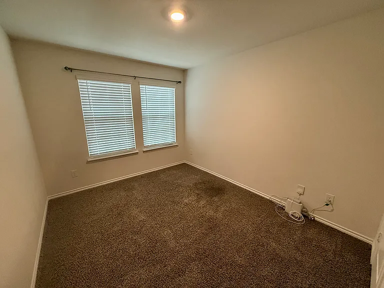 Guest bedroom #1