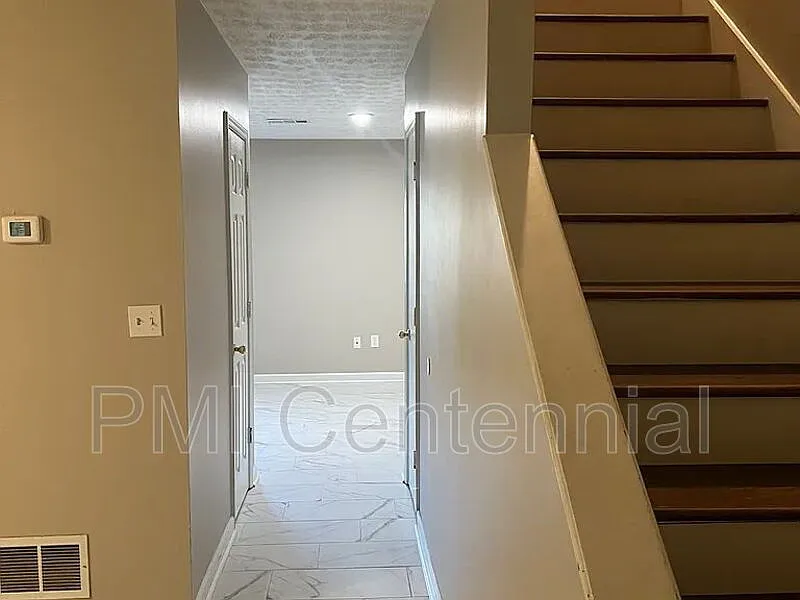 3 bed, 2.5 bath, 1332 sqft, $1,850 — Photo 4