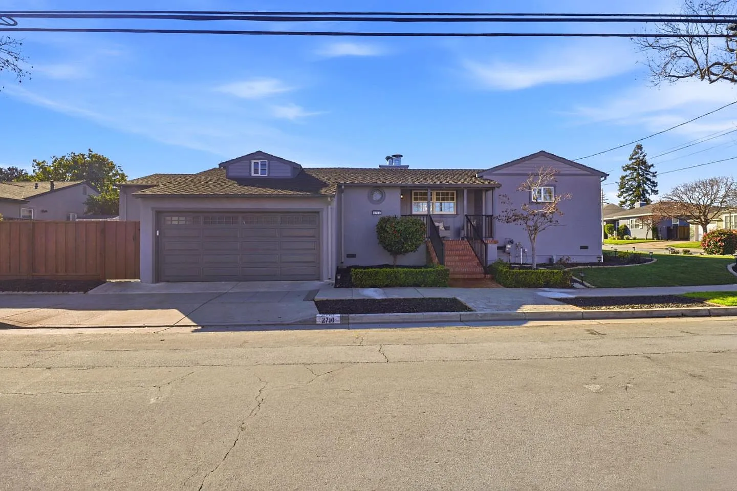 2710 Isabelle Ave photo 1